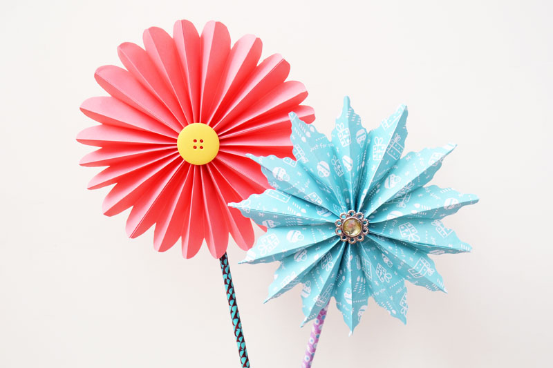 Accordion Paper Flowers, Kids' Crafts, Fun Craft Ideas