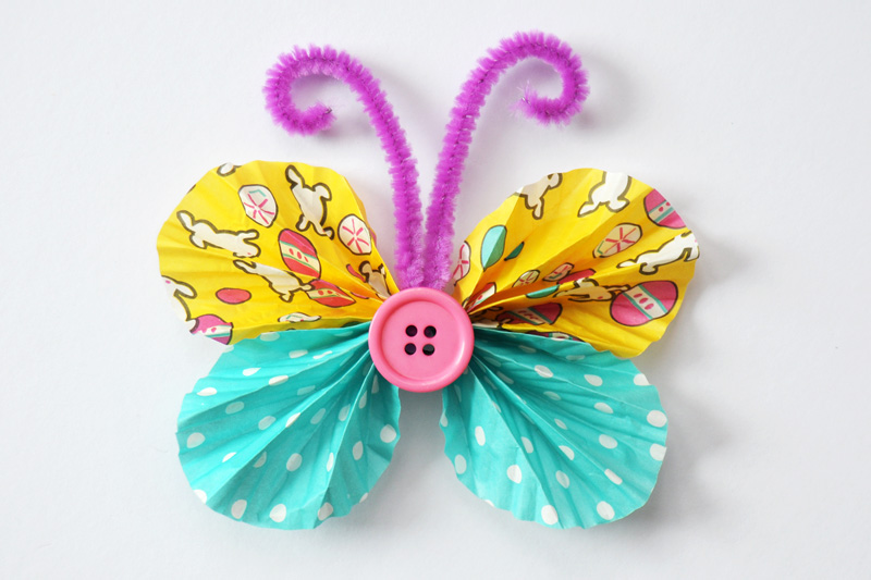 https://www.firstpalette.com/images/craft-mainpic-large/cupcakelinerbutterflies-main.jpg