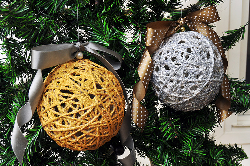 How to Make Yarn Christmas Tree Decorations